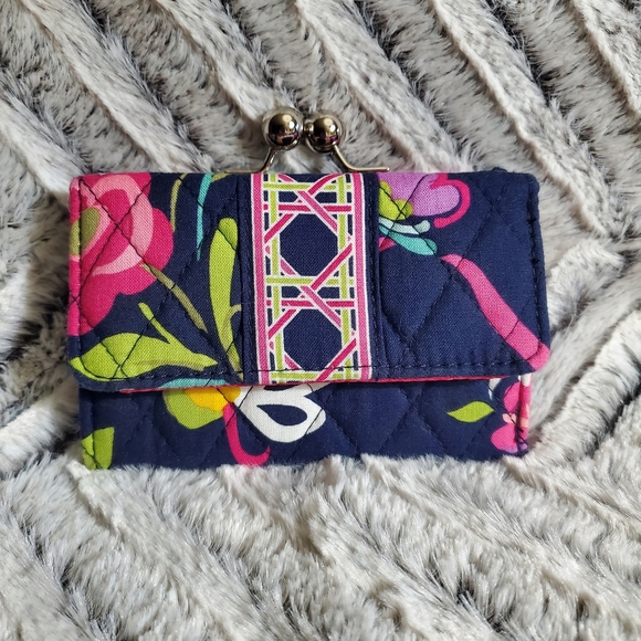 Vera Bradley 4 Piece Set Crossbody,Wallet, ID Holder, Chain Purse New Condition - Picture 4 of 11